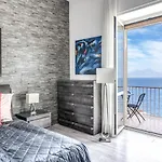 1000 Suites