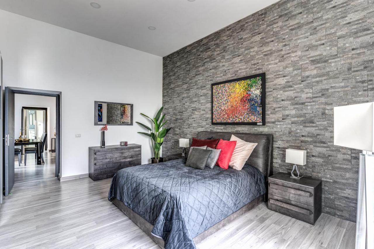 Apartment 1000