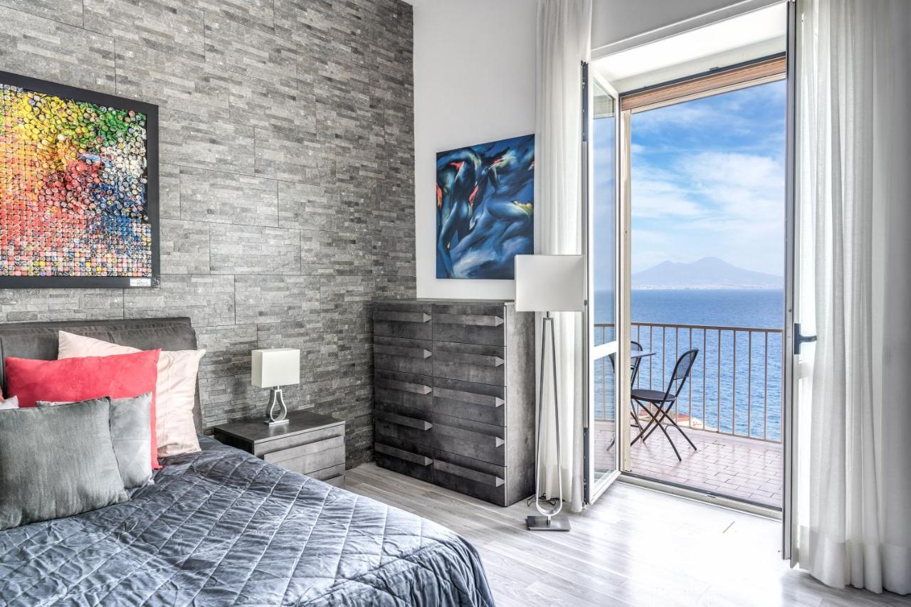 1000 Apartment Naples