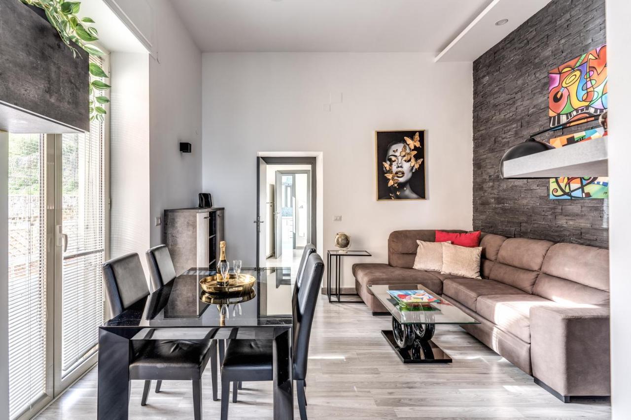 Apartment 1000 Naples